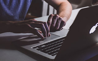 曼联后防线三人缺阵调整成关键，曼联后卫线