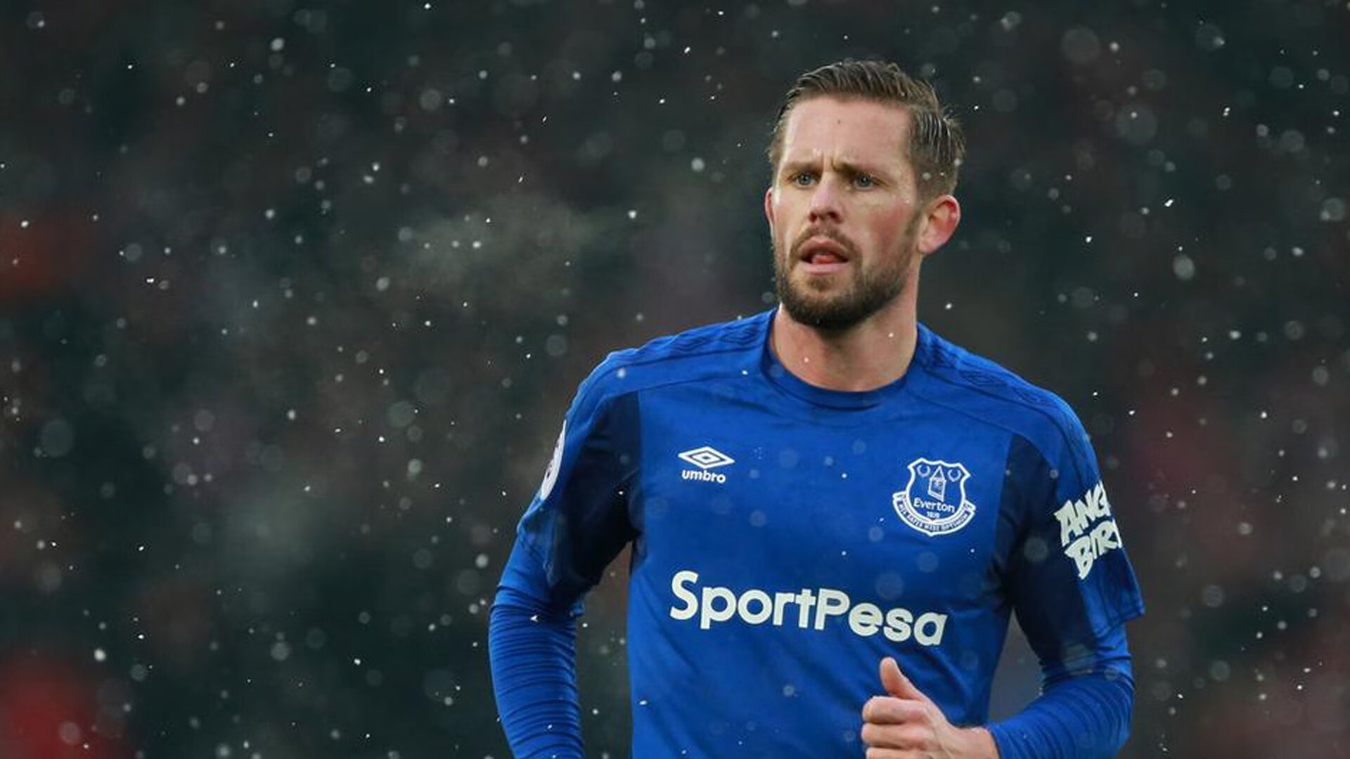 “霍斯特带领南非羚羊队突破重围，助力胜利”