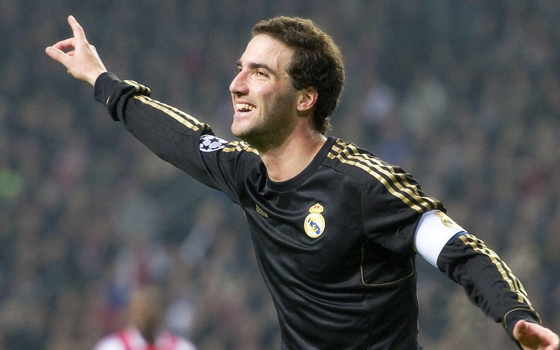 球队在欧冠中通过换人策略掌握比赛节奏，欧洲杯足球比赛换人规则介绍最新